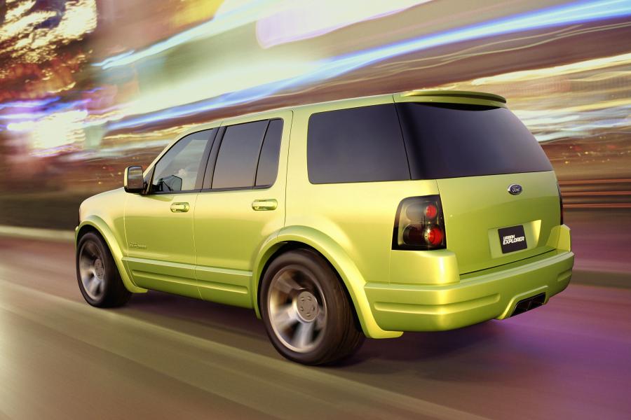  Ford Explorer Urban Concept 2002 года  (фото 2 из 16)